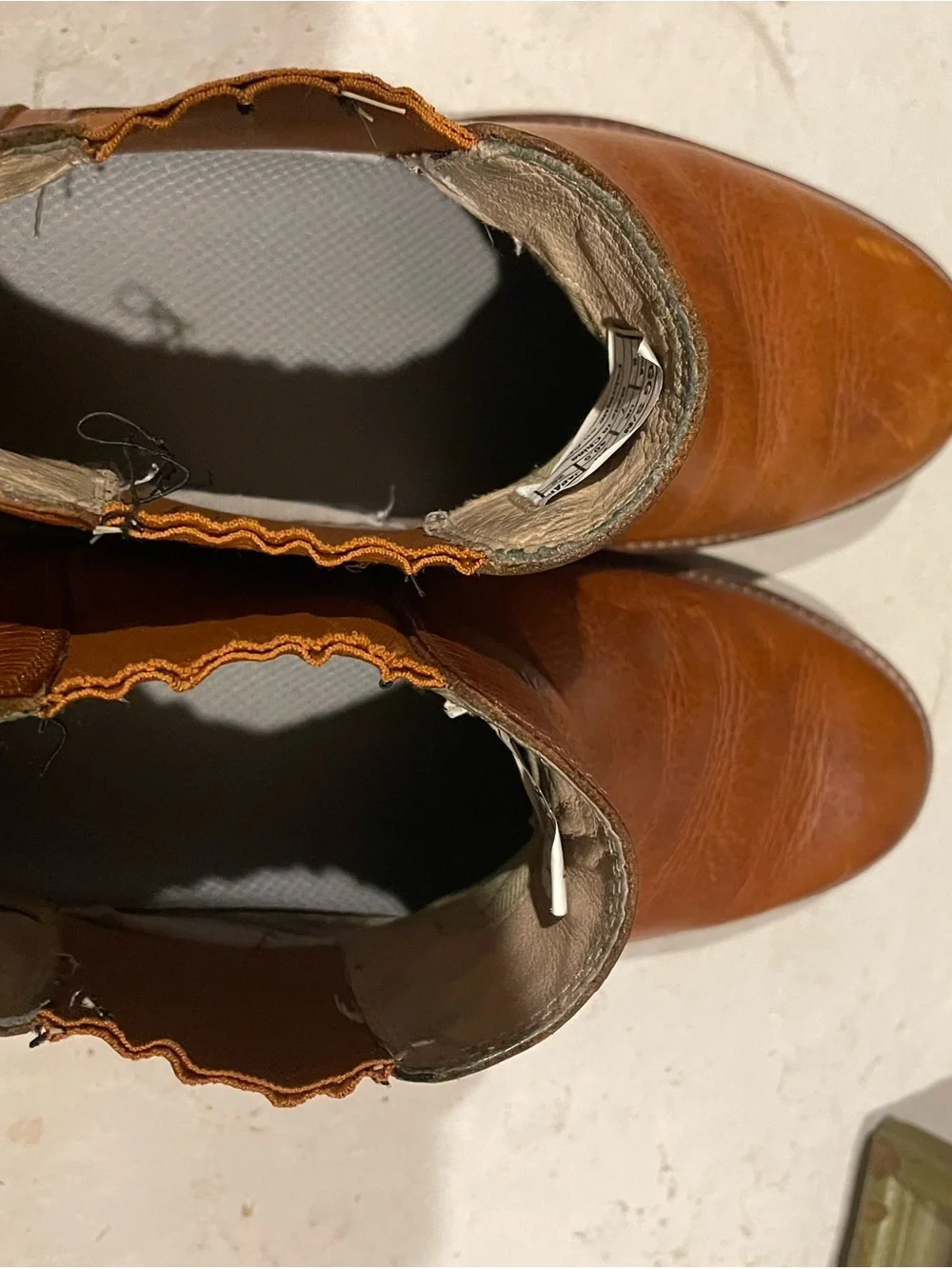 Ugg- Women’s cognac Leather ankle Boots - Classic Slip-On Chelsea Style